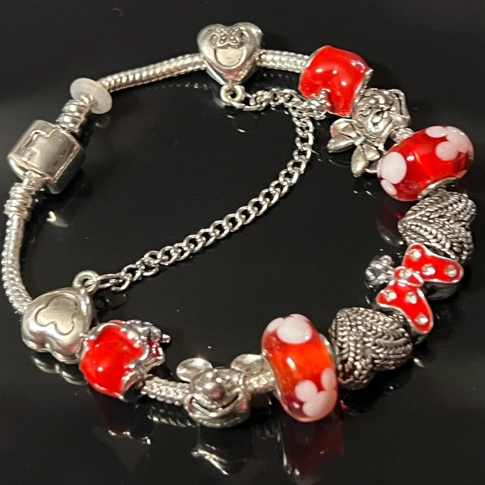 Minnie Mouse Charm bracelet